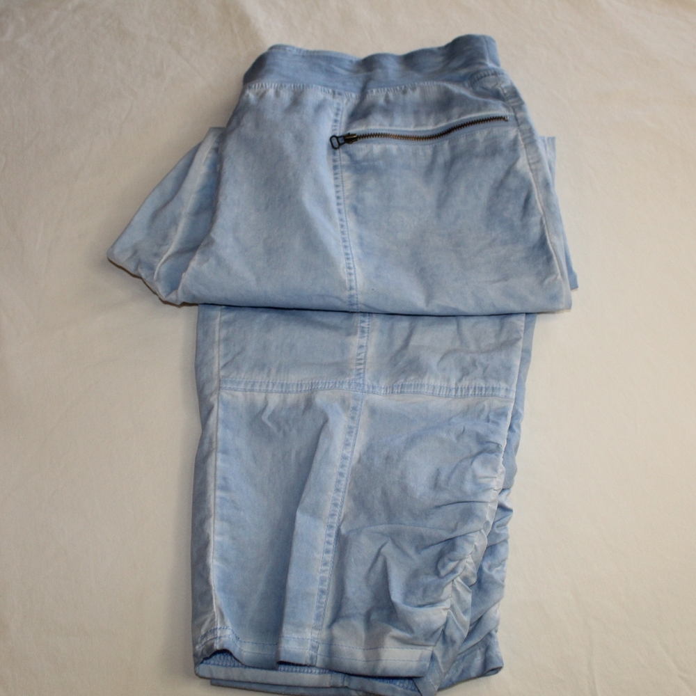 Zenergy by chico's capri pant